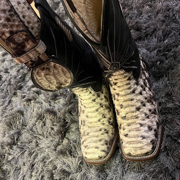 Authentic pythin boots and belt - Picture 1 of 4